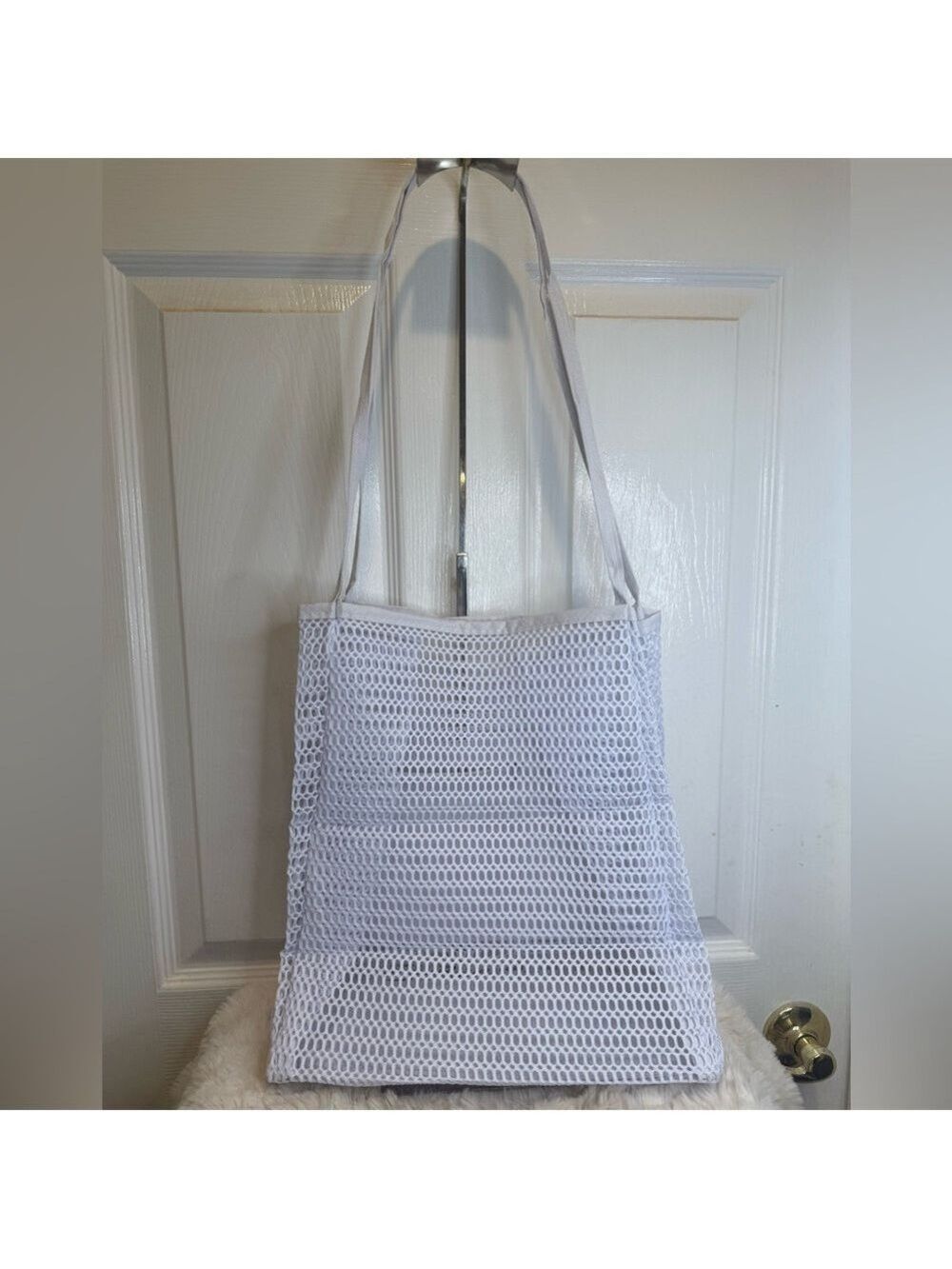 TAVALEU WHITE MESH NYLON BEACH TOTE